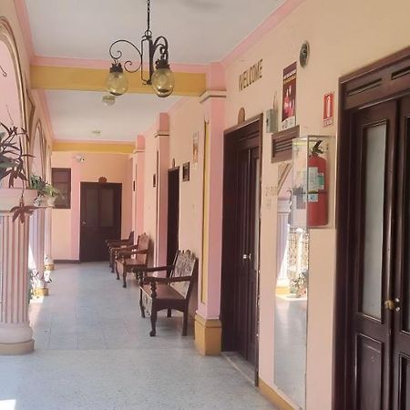 Hotel Chaparral Panajachel Ngoại thất bức ảnh